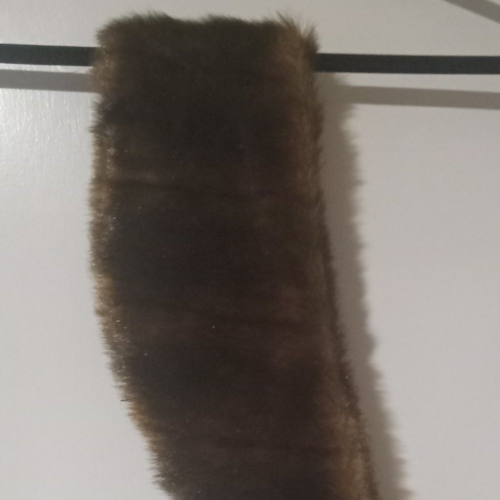 Terry Lewis brown fur scarf/collar